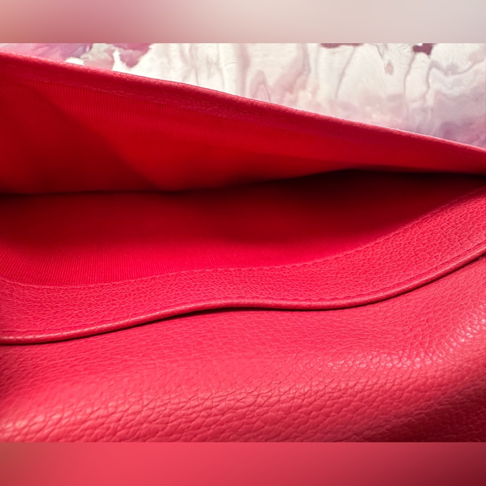 Chanel Bifold (EUC; Pink) - Picture 6 of 16